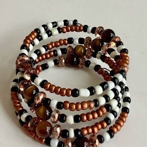 Beaded bracelet with tiger eye